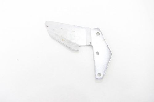 Acabamento Pedaleira Dianteira Direita Suzuki Gs 500 1998