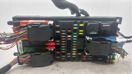 CAIXA DE FUSIVEIS LAND ROVER RANGER 2.0 2016