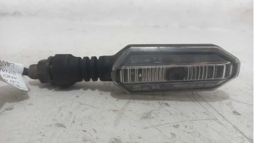 LANTERNA DE SETA TRAS ESQ - MOTOCICLETA HONDA HORNET 600 2011