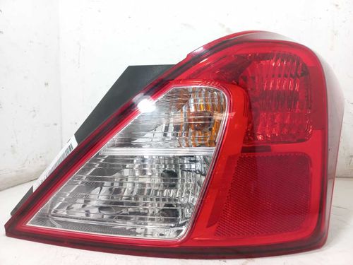 LANTERNA DIREITA NISSAN VERSA 1.0 2019