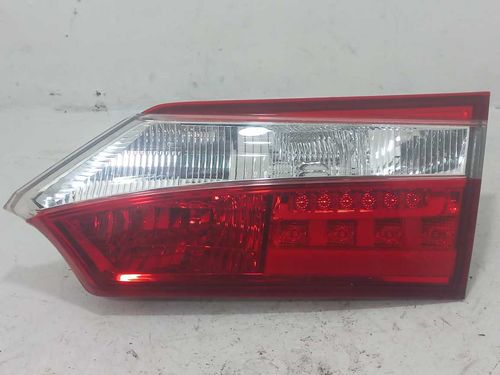 LANTERNA DA TAMPA ESQUERDA TOYOTA COROLLA 2.0 2016