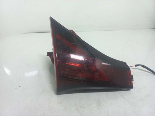 LANTERNA DA TAMPA ESQUERDA NISSAN KICKS 1.6 2022