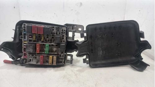 CAIXA DE FUSIVEIS FIAT PALIO 1.0 2013