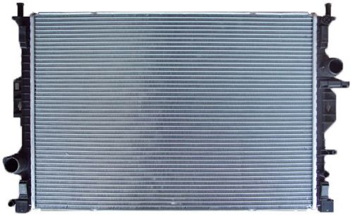 RADIADOR VOLVO XC70 / V70 / S80 / 2006 EM DIANTE / XC60 2008 EM DIANTE /S60/ V60 2010 > LAND ROVER EVOQUE 2.0 SI4 2011 >